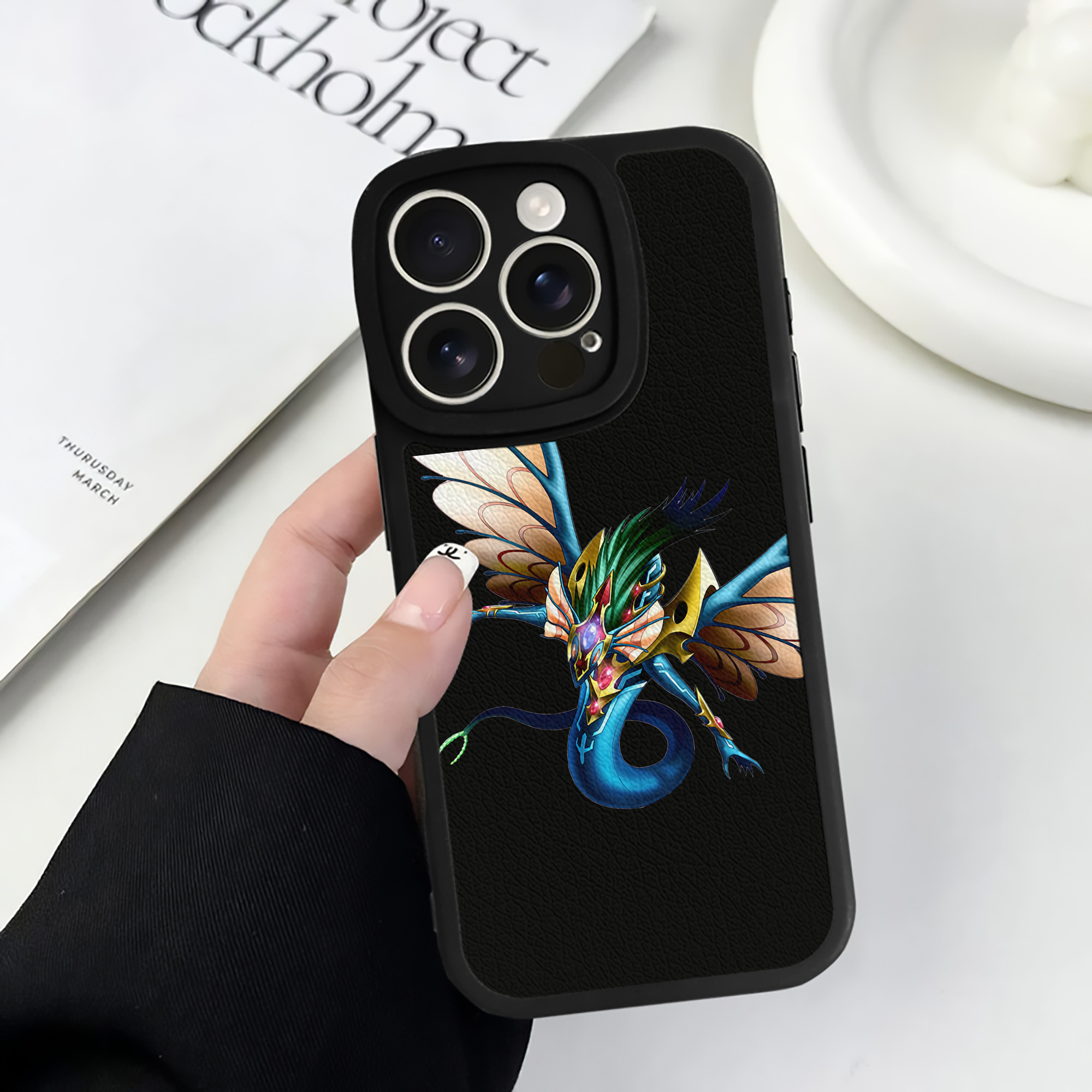 （画像用） 遊☆戯☆王 Yu-Gi-Oh! 【iPhone 16シリーズ対応】シリコンスマホケース（レザー調） 材質：シリコン